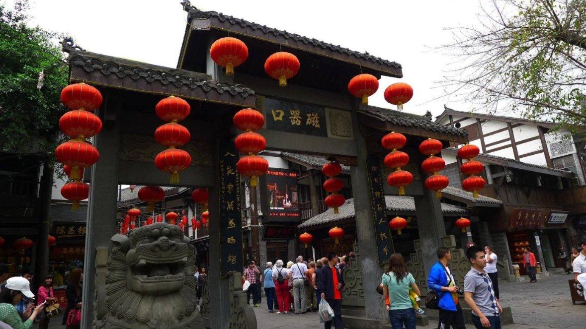大江大河:啃5毛江米条,掏空积蓄买房的任遐迩,为啥拒绝当富婆