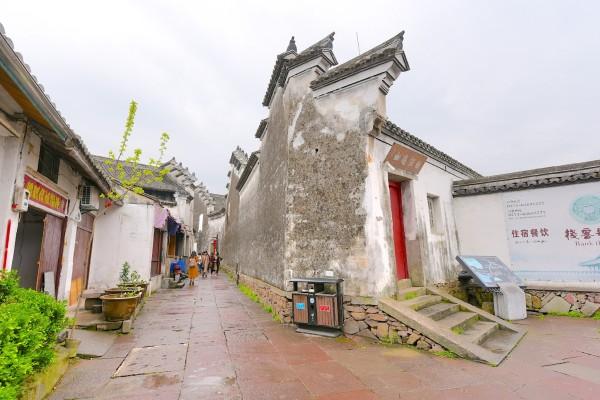 服务区里“赶大集”!带山西特产回家过年去~